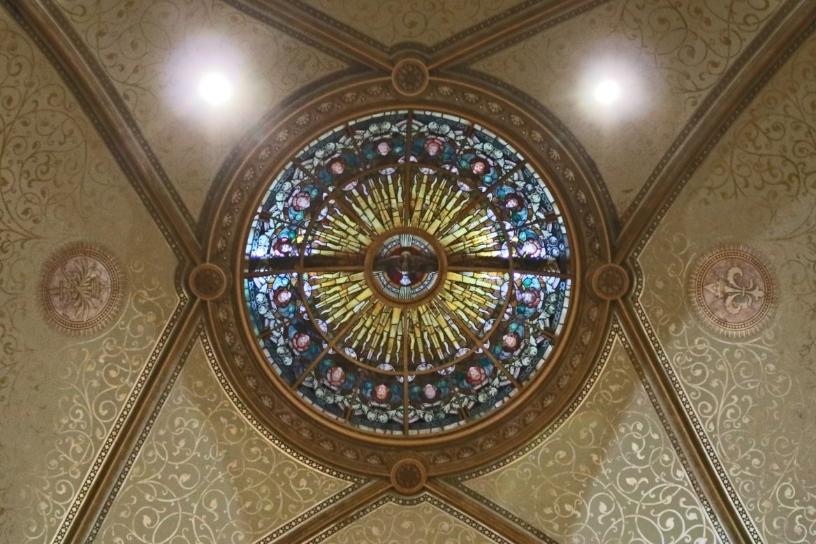 mary of the angels chapel sanctuary skylight